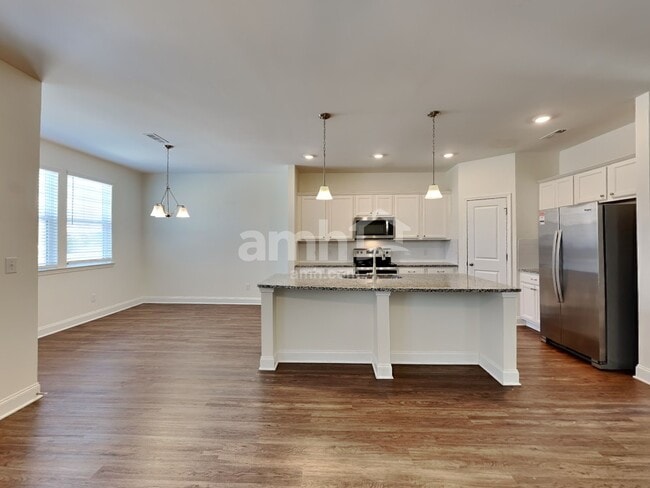 Building Photo - 5121 Jack Byrnes Dr