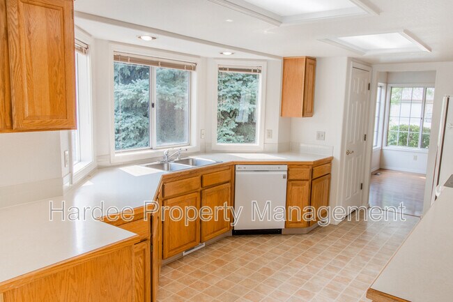 Building Photo - 9952 W Pattie Dr