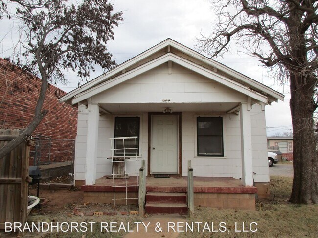 Foto del edificio - 2 br, 1 bath House - 215 1/2 E. TOM STAFFORD