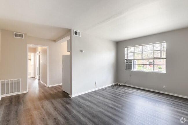 Open Kitchen - 2BR, 1BA - 610SF - Clifton Woods