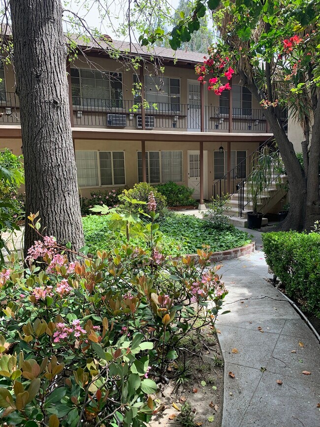 11960 Moorpark St Unit 6, Studio City, CA 91604 Apartments 11960