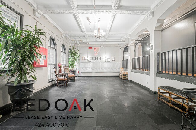 Foto del edificio - 835 S Oxford Ave