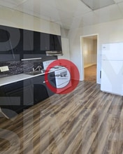 Building Photo - 170 Clymer St