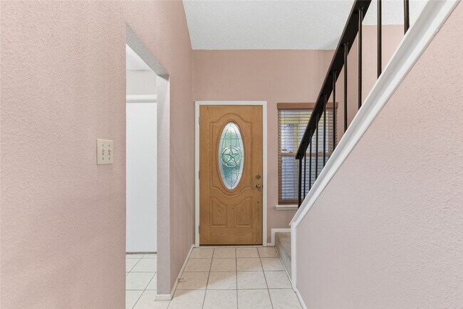 Building Photo - 8819 Kindlewood Dr