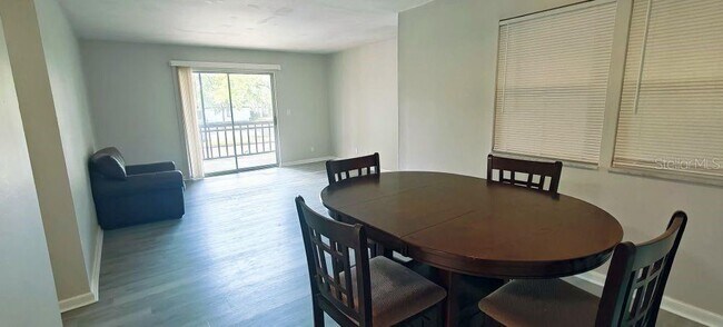 Foto del edificio - 6519 W Newberry Rd