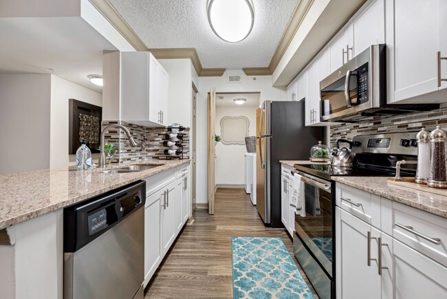 2BR, 2BA - 1,194SF - Kitchen - ARIUM Sunrise