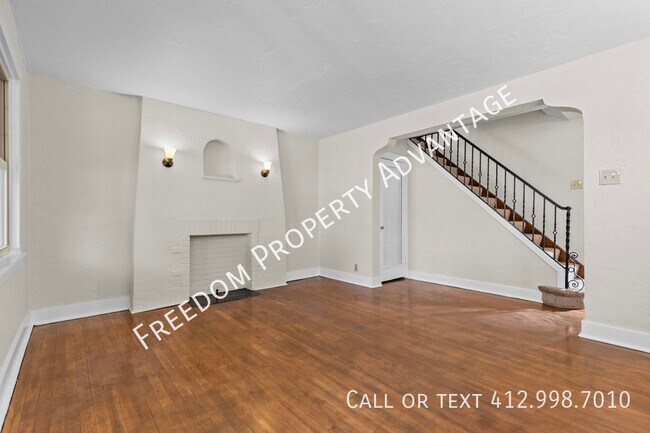 Building Photo - 747 Shady Dr E