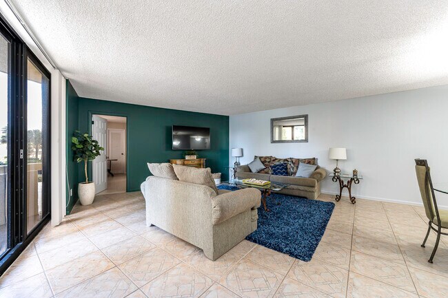Building Photo - 2800 N Ocean Dr