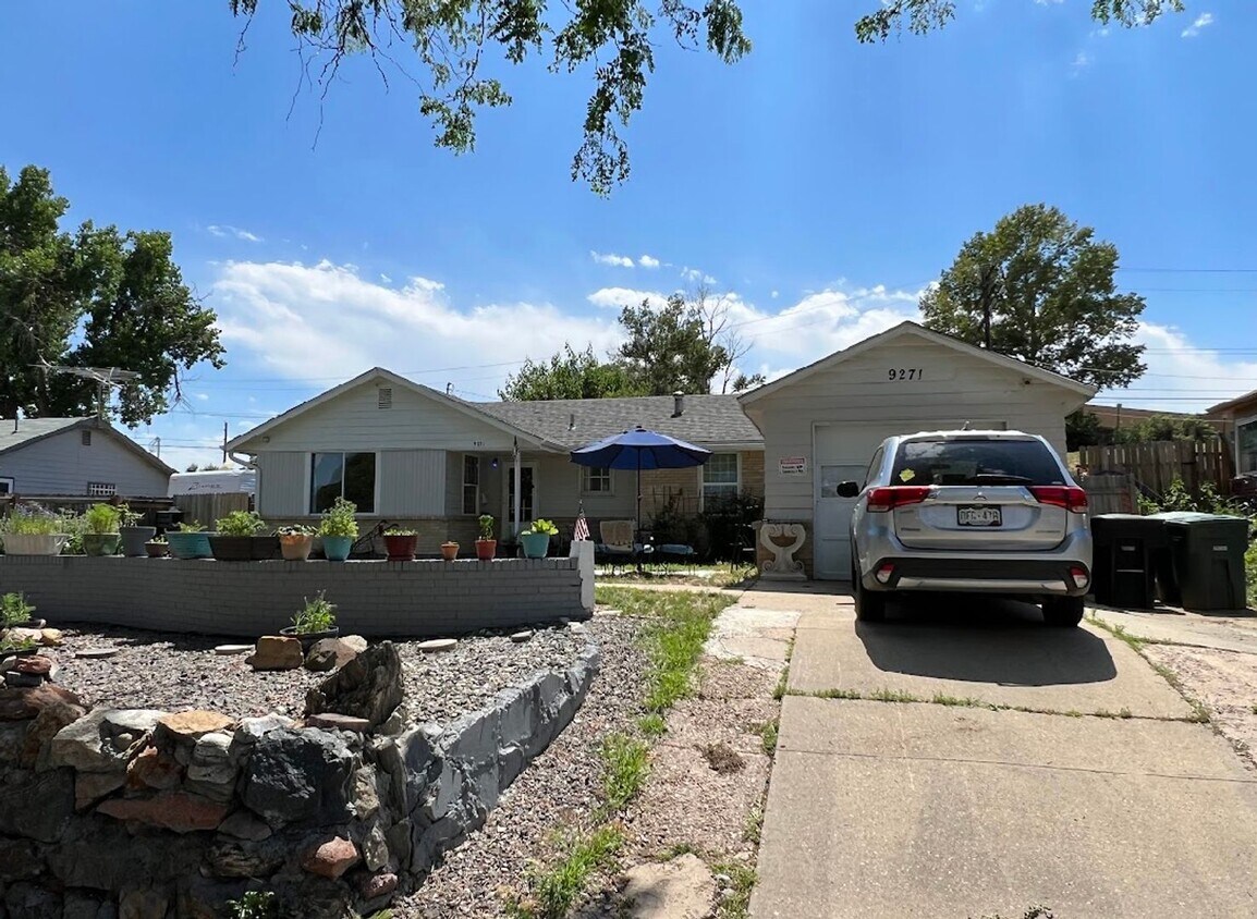 Primary Photo - Adorable 3 bed/1.5 bath house with yard