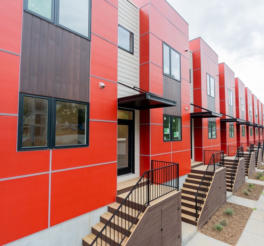 Foto principal - 2 Bedroom Townhome North Shore