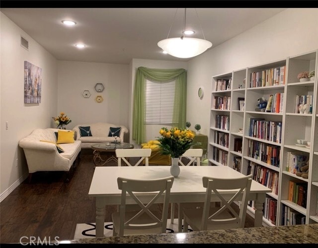 Foto del edificio - 931 E Walnut St