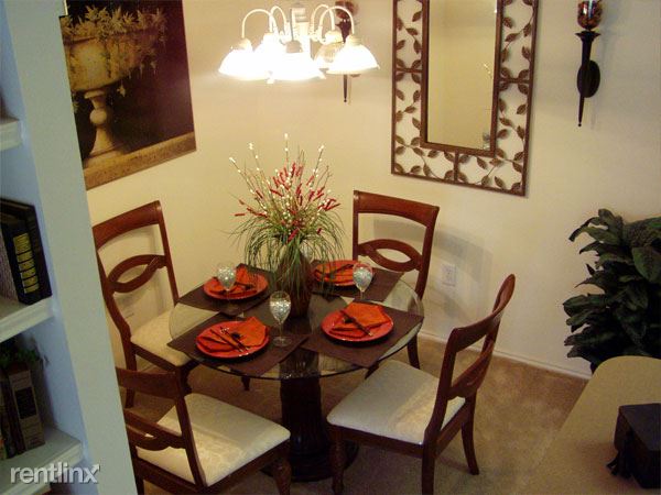 Foto principal - 8302 W Hausman Rd