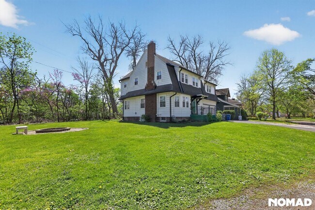 Building Photo - 1607 Watova Rd