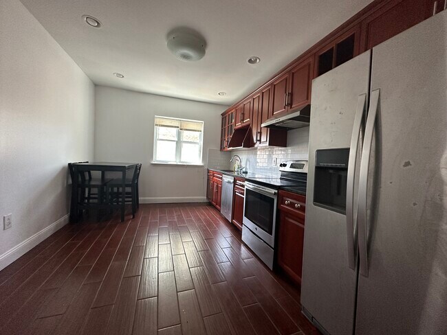 Foto del edificio - 6979 Guilford Road