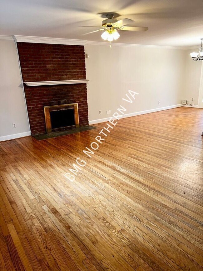 Foto del edificio - 832 Leigh Mill Rd