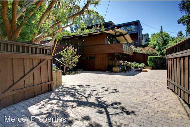 Primary Photo - 2851 N Arroyo Dr