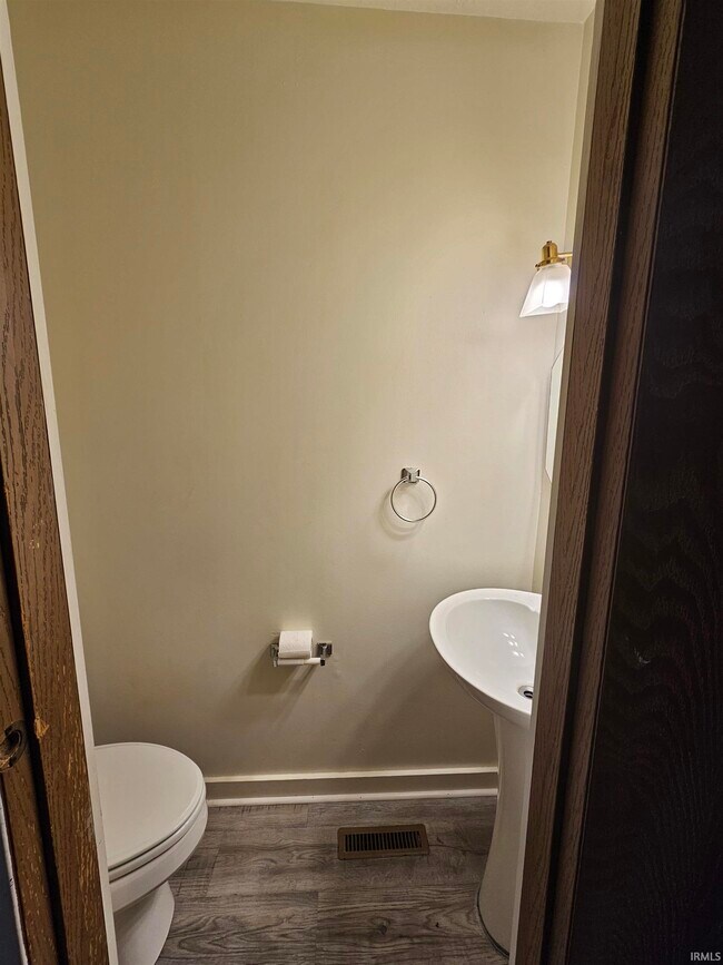 Foto del edificio - 530 E Graham Pl