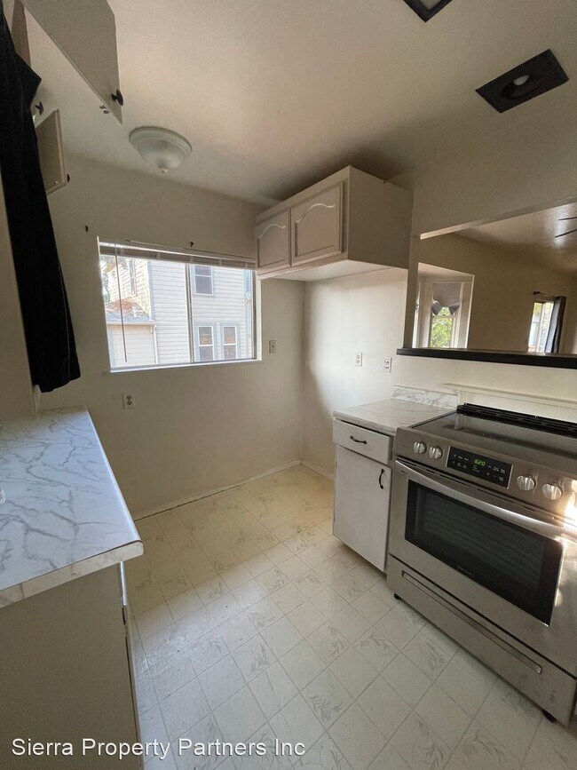 Building Photo - 3 br, 2 bath House - 183 Pine Street