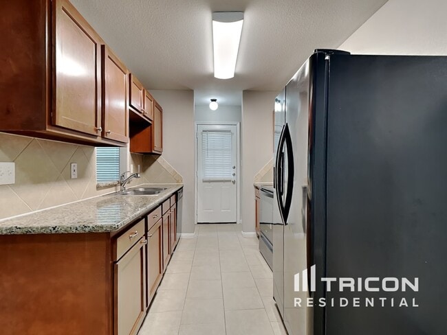 Building Photo - 10774 Royal York Dr