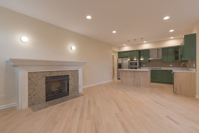 Photo - 4458 S Greenwood Ave Apartment