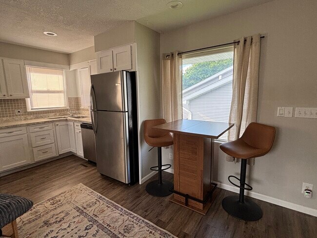 Foto del edificio - 616 S Paris St