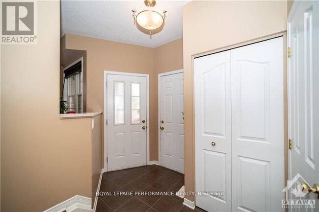 Building Photo - 2363 Glandriel Crescent