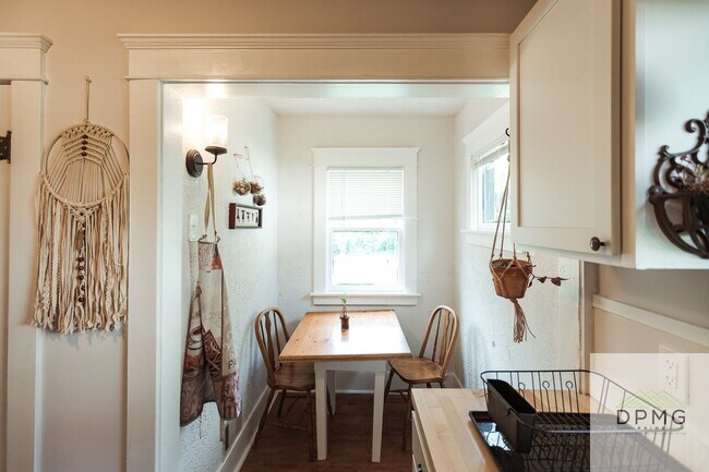 Foto del edificio - 318 E Hillsdale St