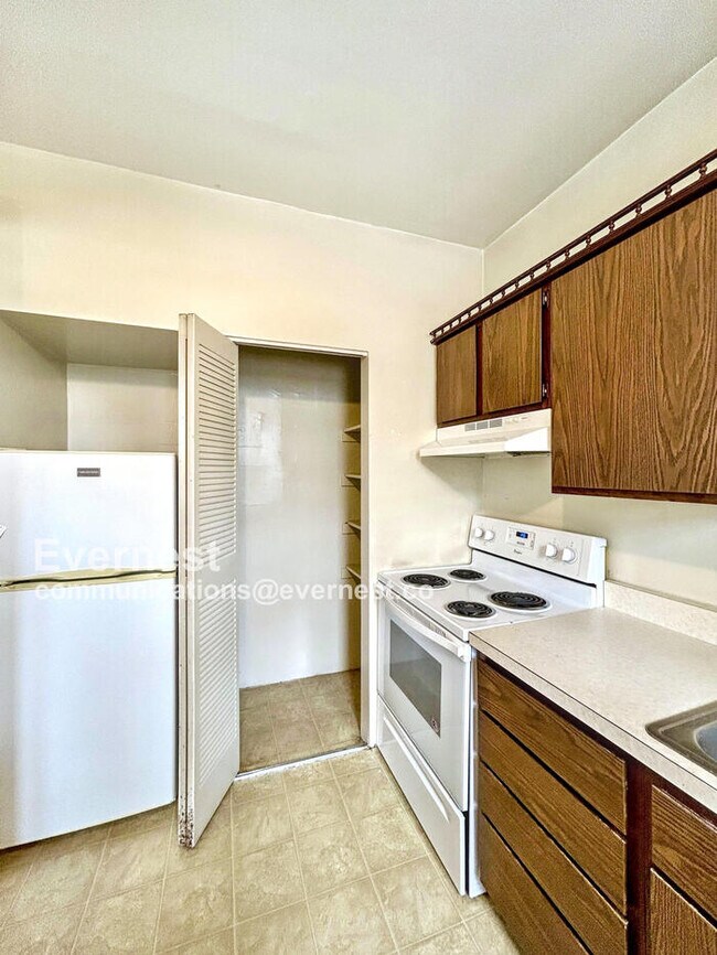 Foto del edificio - 108 N Jefferson St