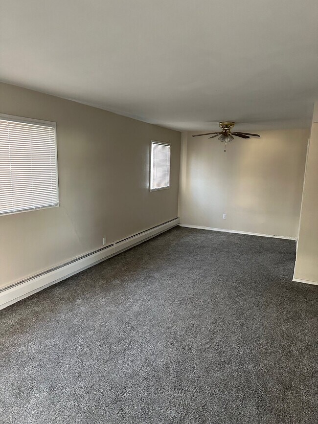 Foto del edificio - "Charming 3-Bed, 2-Bath Haven in Aurora – Your Cozy Retreat Awaits!"