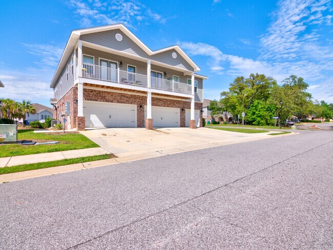 Building Photo - 6604 -B Spaniel Dr