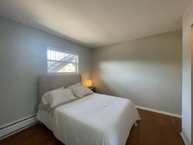 Foto del edificio - 4547 N Dover St