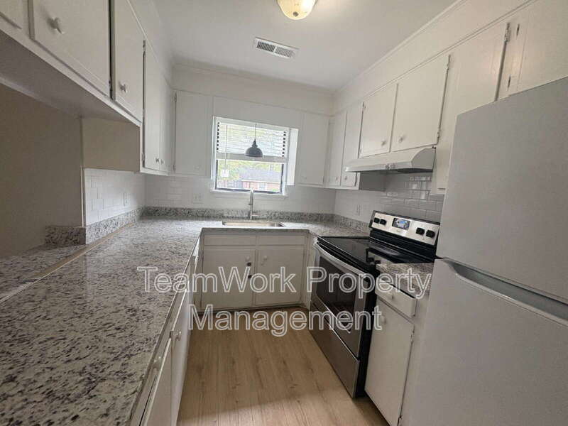 Primary Photo - 121 Canvasback Dr