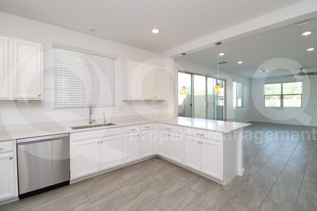 Foto del edificio - 1944 S Senate St