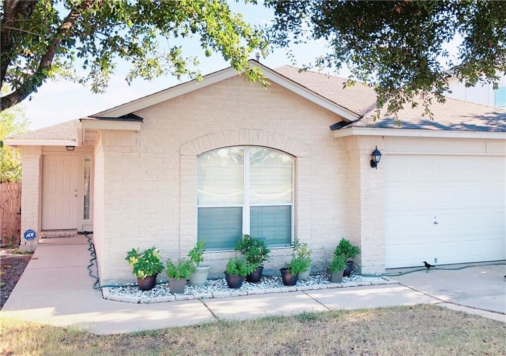 Foto principal - 1209 Darjeeling Dr