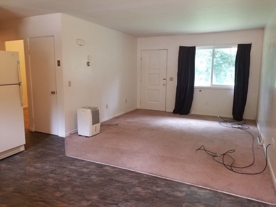 Foto principal - 6115 Brooklyn Rd