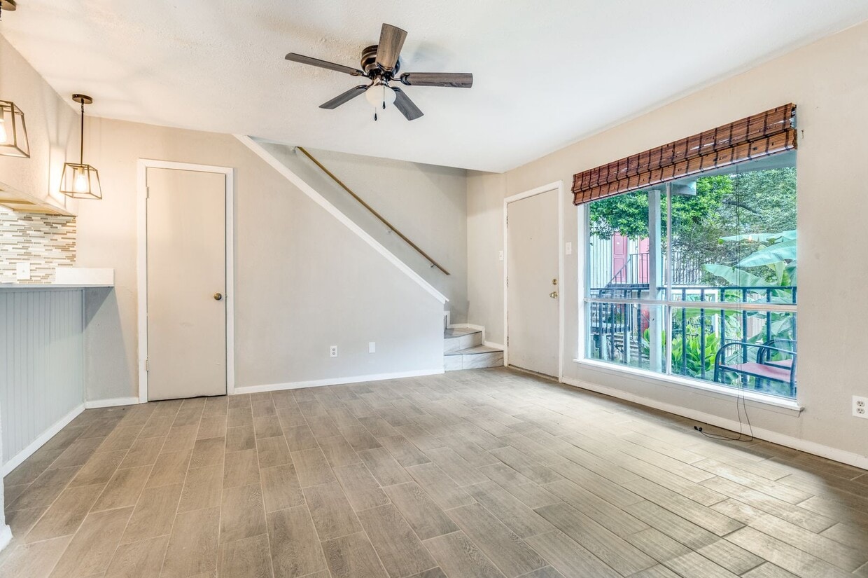 Foto principal - 2627 Douglas Ave