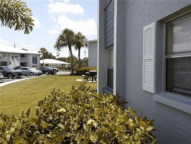 Foto del edificio - 25050 Sandhill Blvd