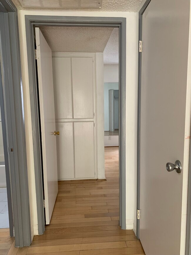 Foto del edificio - 315 S Harvard Blvd