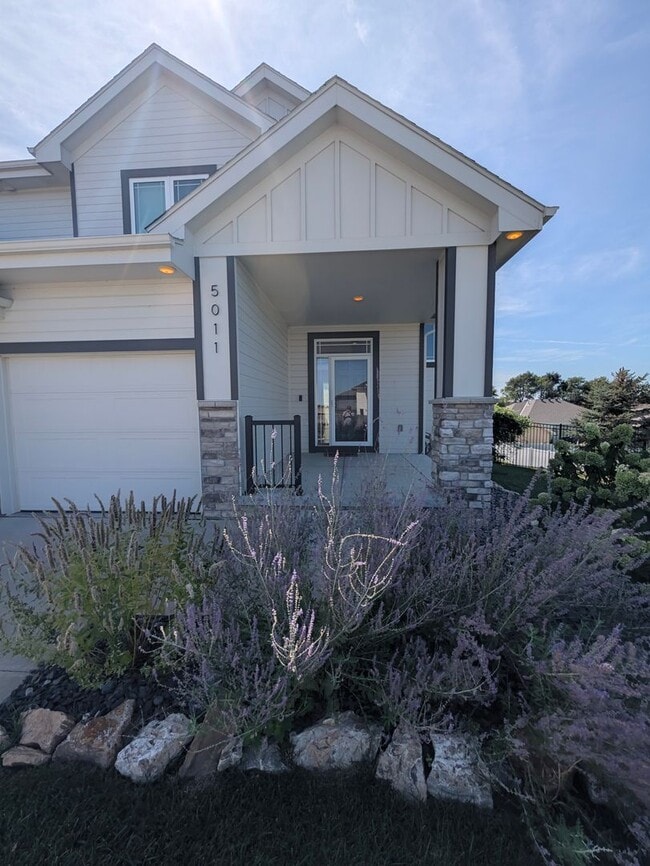 Building Photo - 5011 Clearwater Dr