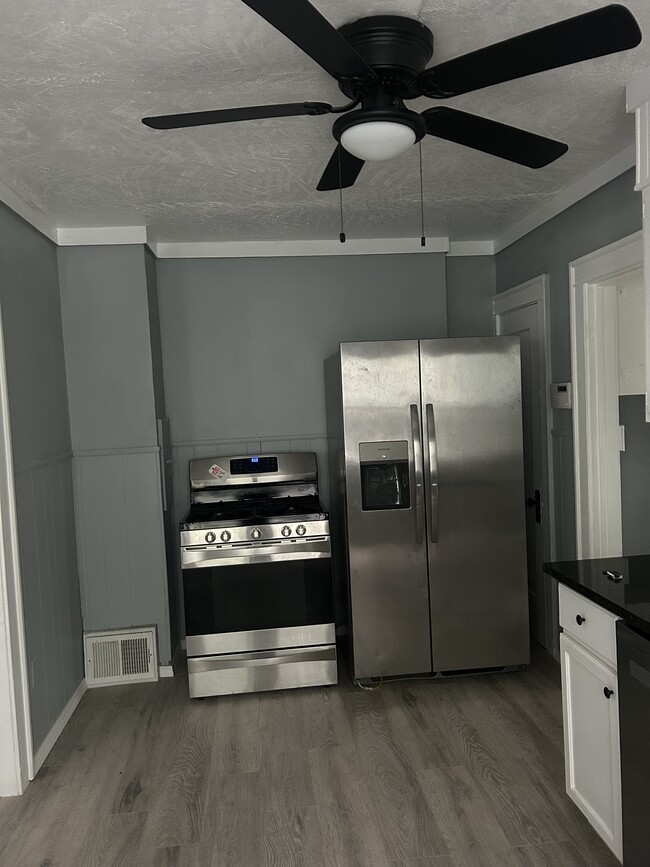 Foto del edificio - 3156 E Derbyshire Rd