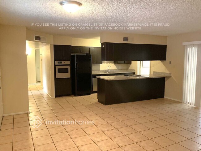 Foto del edificio - 8858 N 13th St