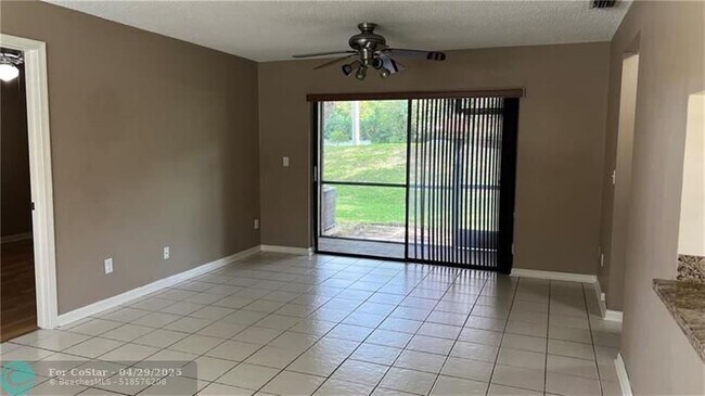 Foto del edificio - 9609 NW 4th St