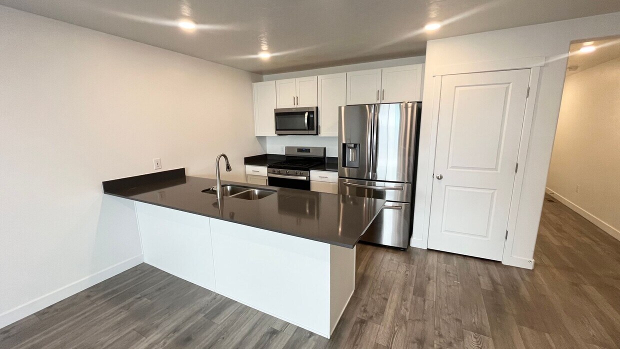 Foto principal - 3 Bedroom/2 Bathroom home in Saratoga Springs