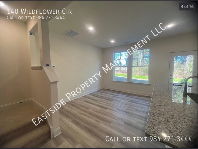 Foto del edificio - 140 Wildflower Cir
