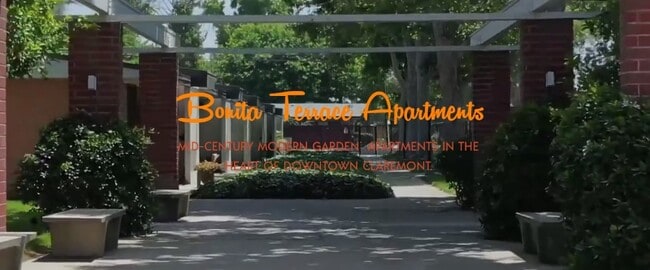 Building Photo - 660 W Bonita Ave