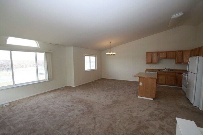 Foto del edificio - 4 Bedroom Wasilla Townhouse!