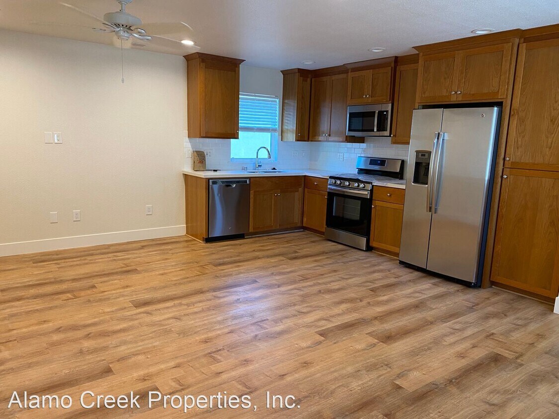 Primary Photo - 1 br, 1 bath House - 608 West Street