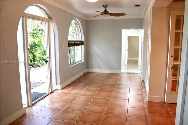 Building Photo - 542 NE 130th Street   North Miami Fl 33161