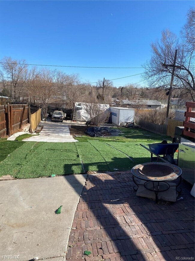 Building Photo - 4 br, 2 bath House - 420 S Sheridan Boulevard