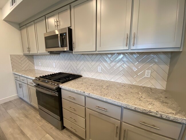 Building Photo - 3893 Quantum Dr